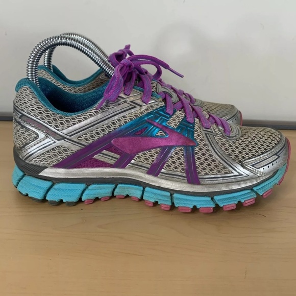 Brooks Adrenaline GTS 17 size 7.5B - Picture 4 of 11